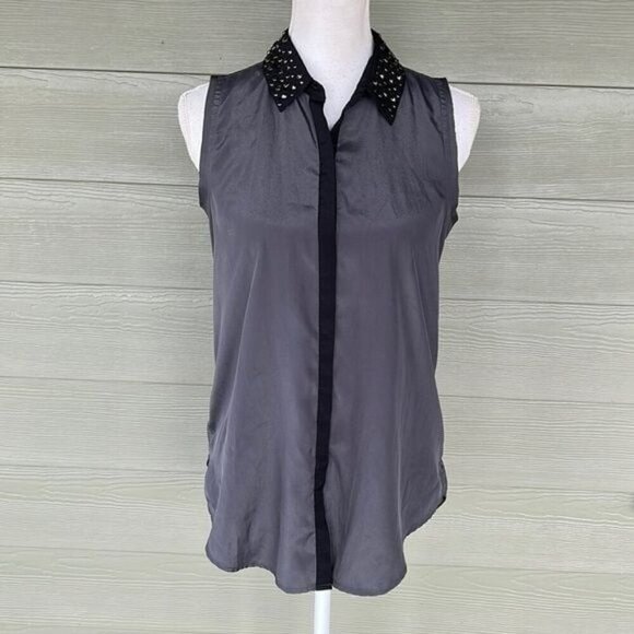 Rock & Republic Sleeveless Button Down Blouse - Picture 1 of 11